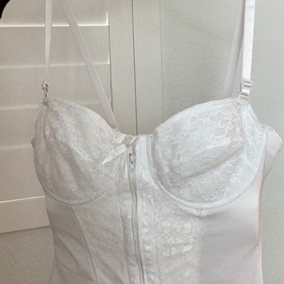 Pink Petals Control Shaper (Girdle) White, 30C,  Adjustable Straps - Picture 7 of 12